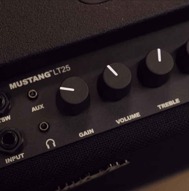 control knobs of Fender Mustang LT-25